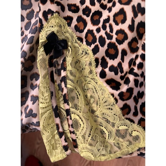 Betsey Johnson Sultry Satin Cheetah Print Robe - Picture 3 of 4